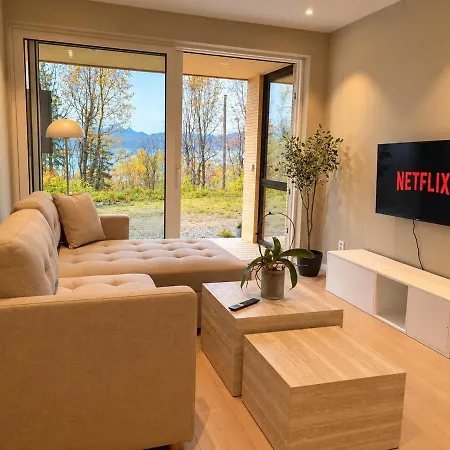 Nansen, Brand New With Magic Views Apartment *